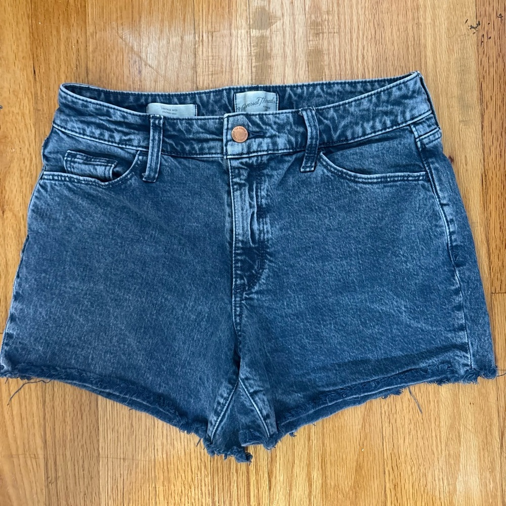 Universal Thread Shorts